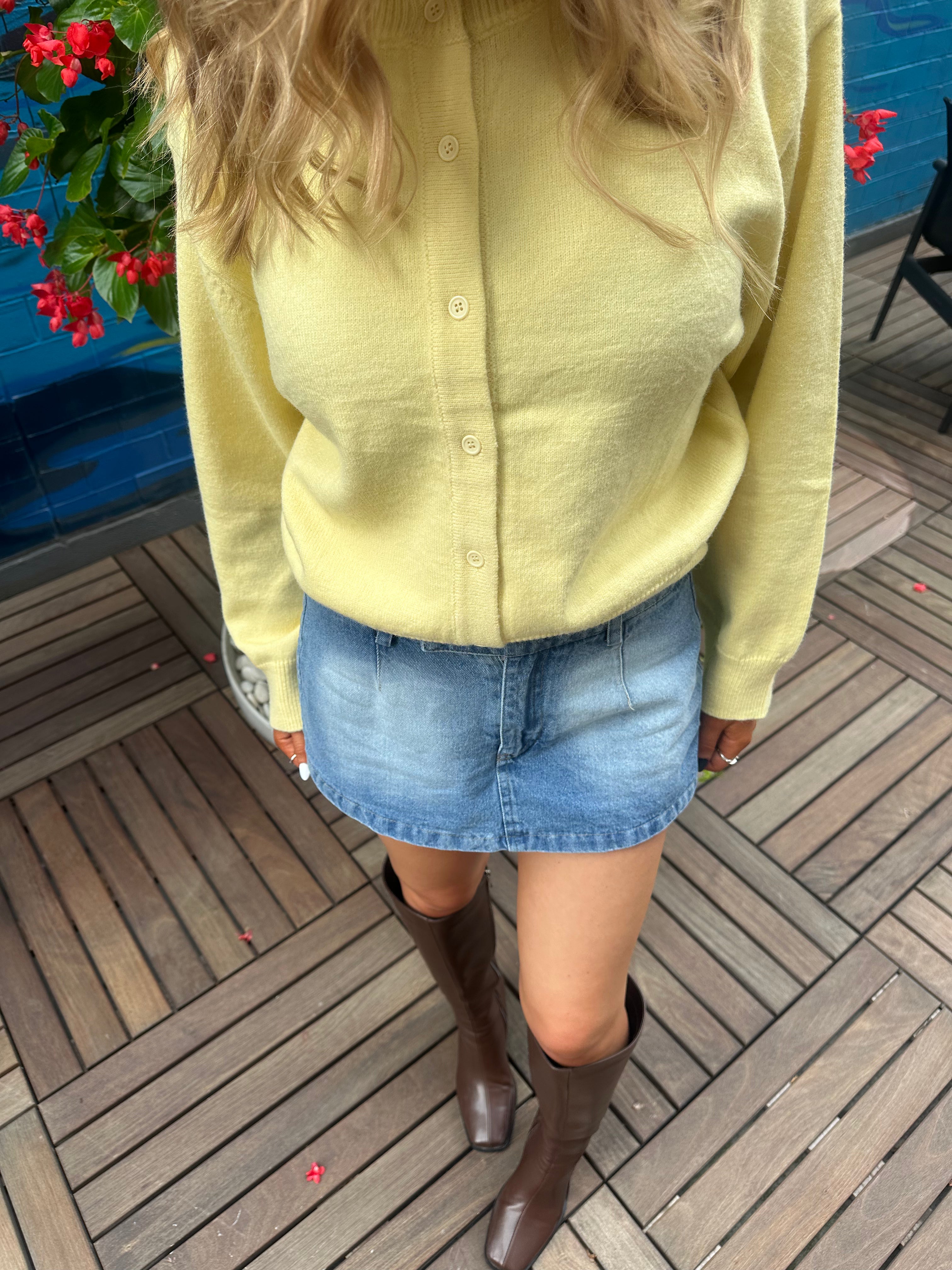 Yellow cardi